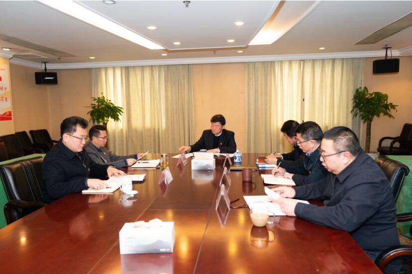 永利集团集团党委召开中心组学习专题钻研 党的十九届四中全会及省委十一届六次 全会精神