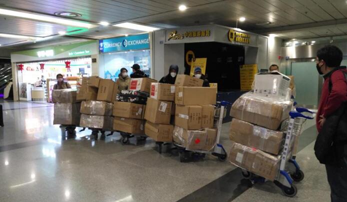 省永利集团集团捐赠首批紧缺防疫物资运抵华西医院