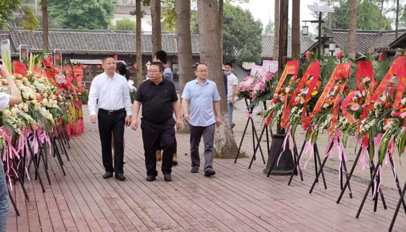 永利集团集团向导出席战旗禧宴酒楼开业仪式