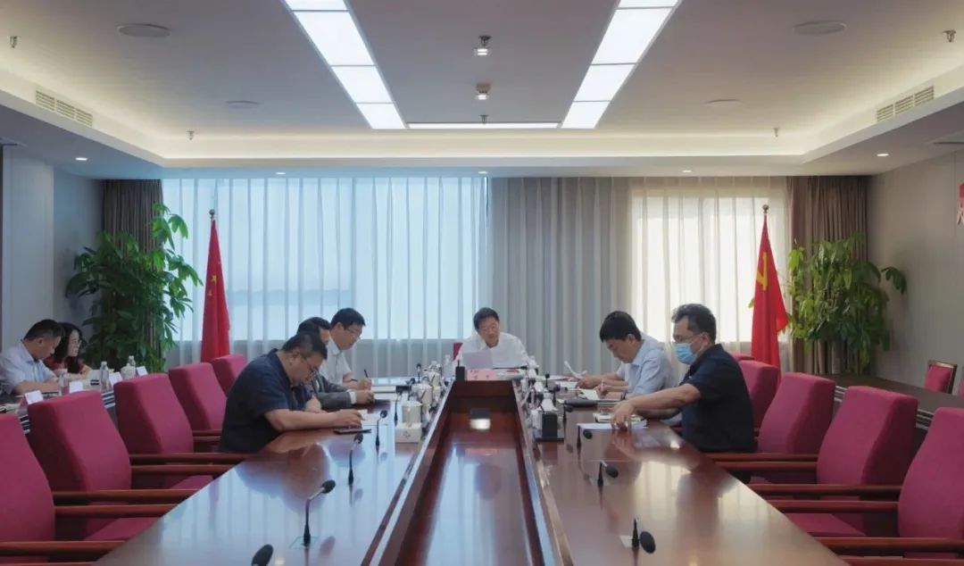 省永利集团集团党委召开学习贯彻习近平新时代中国特色社会主义头脑主题教育专题钻研暨党委理论学习中心组钻研会