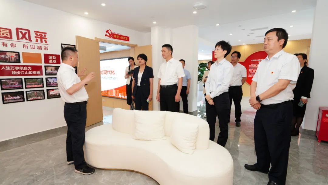 福建省人民政府国有资产监视治理委员会修兴高一行莅临永利集团党？疾斓餮