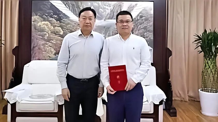 省永利集团集团向导受聘省政府参事室特约研究员