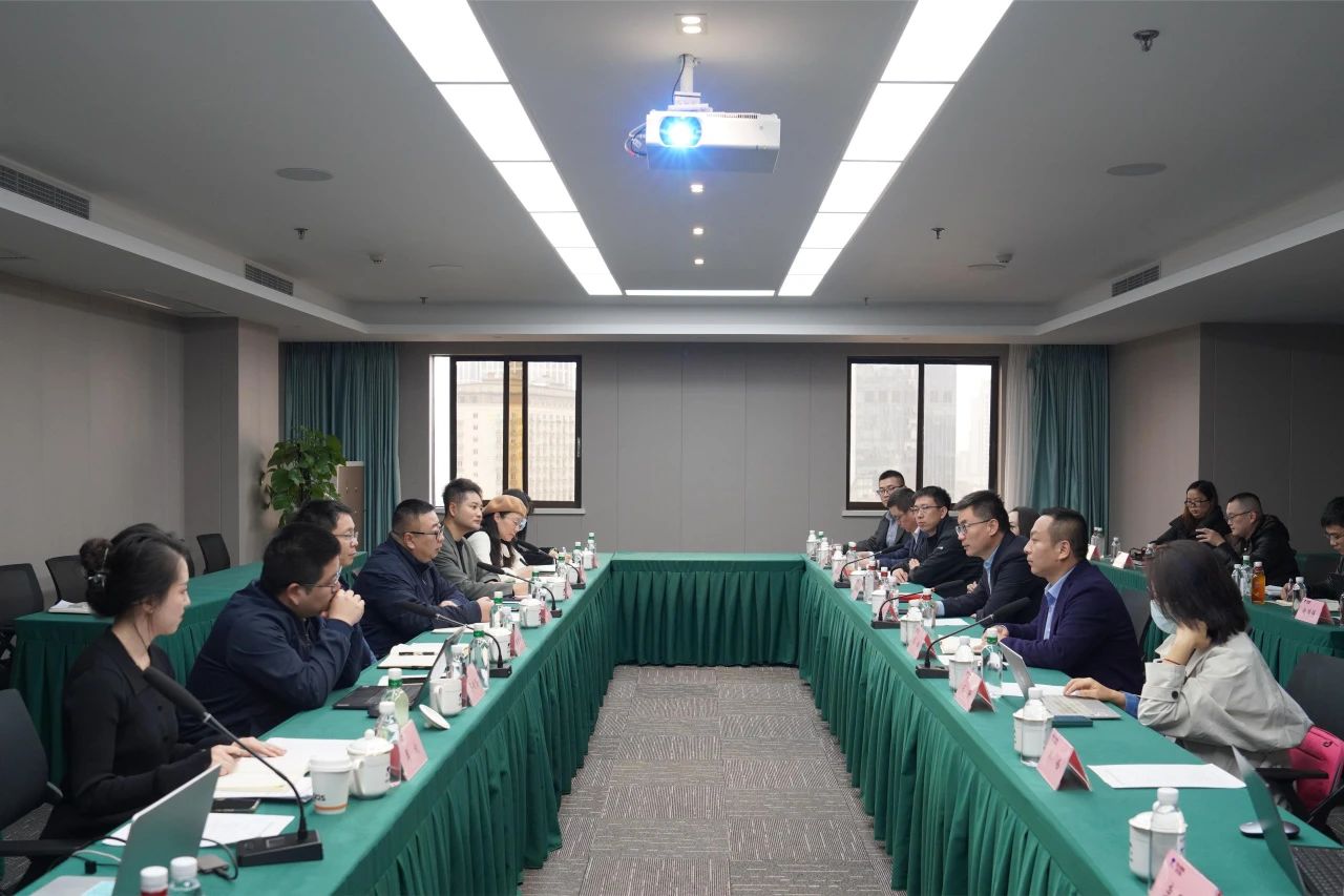 省永利集团集团与内蒙古伊利实业集团举行座谈交流会